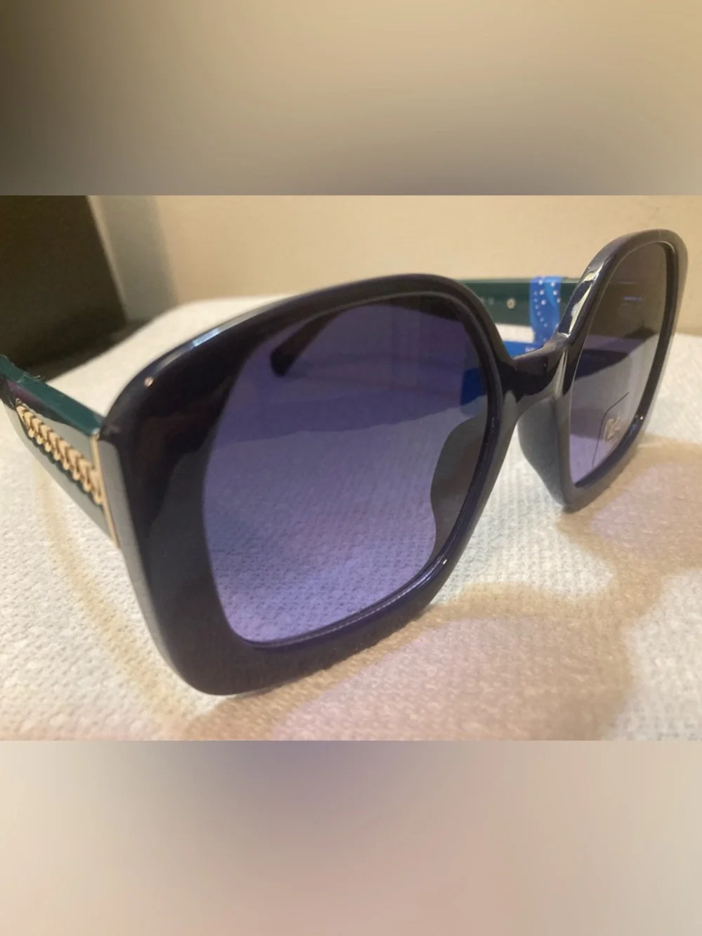 NWT Bob Mackie Navy and Green Square Sunglasses